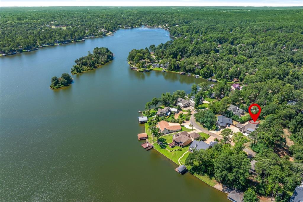 1428 Lakeshore