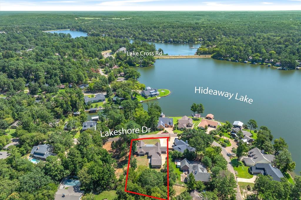 1428 Lakeshore