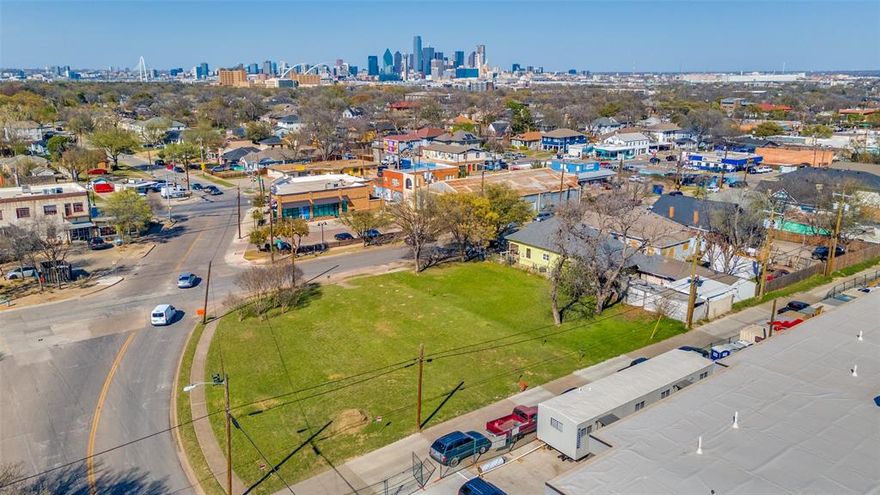 Unimproved corner lot in the heart of Bishop Arts that is ready for development. Excellent opportunity to build in a growing community that is walking distance from Bishop Arts, a place that is thriving with shopping, restaurants, and local retail businesses.