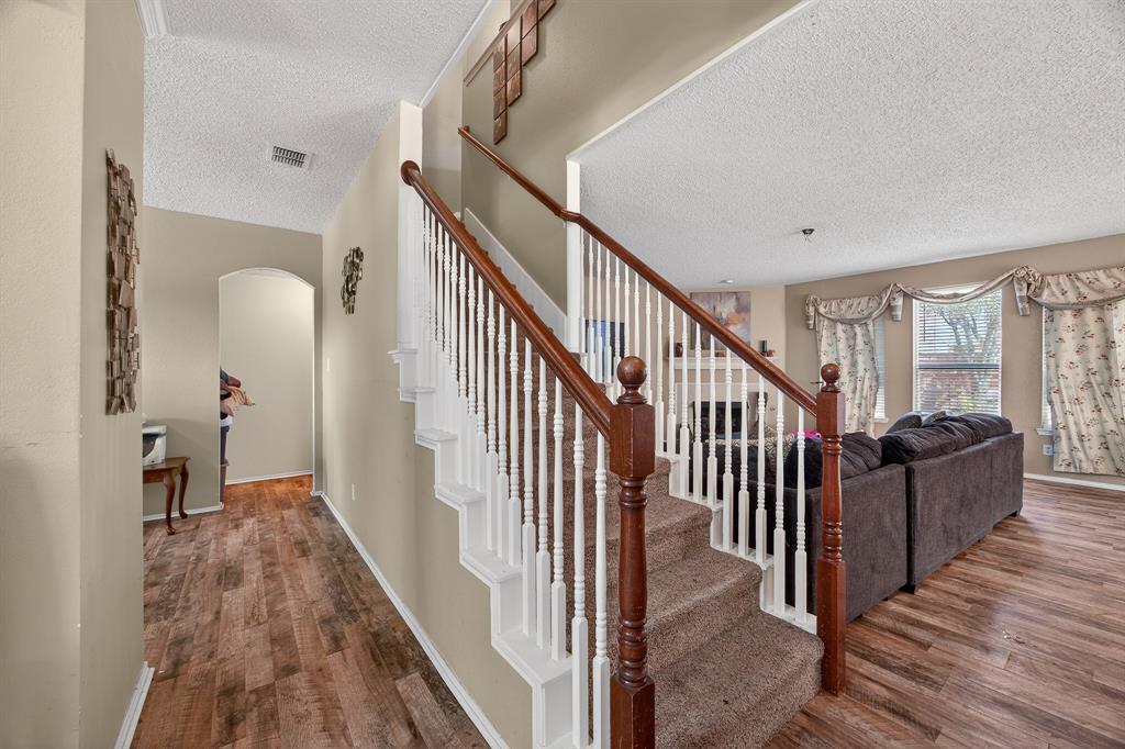 5205 Alazan Bay Drive