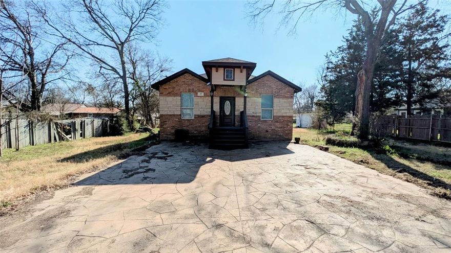 Welcome to this charming 2019-built home in the heart of Mineola! Featuring a bright and open floor plan, this home boasts luxury wood vinyl flooring throughout, adding both elegance and durability. Each bedroom offers spacious closets, providing plenty of storage. The seamless flow from the kitchen to the living and dining areas creates an inviting atmosphere, perfect for gatherings. Step outside to enjoy the large covered deck and patio, a great space to relax or entertain. Conveniently located near shopping, dining, and entertainment, this home is a must-see!