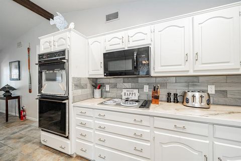 Tiny photo for 146 Harbor Drive, Gun Barrel City, TX 75156 (MLS # 21184324)