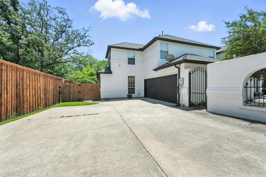 3 Glen Eagles Court