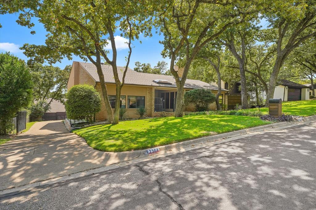 2304 Oak Forest Court