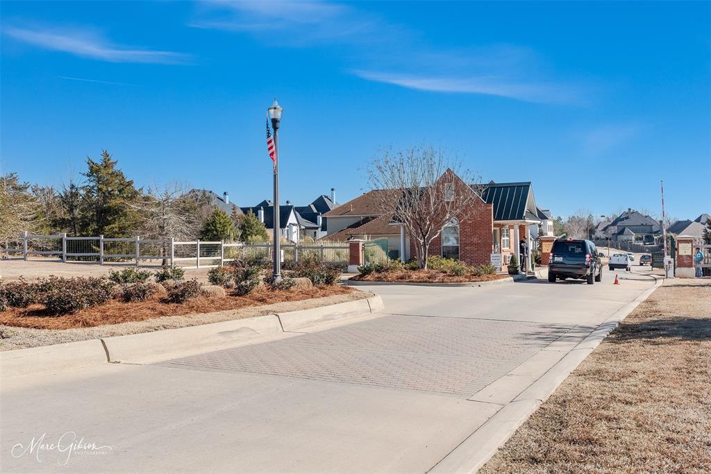 Southern Trace - Land