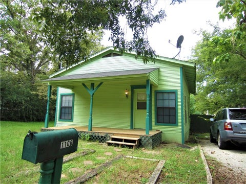 Photo of 1106 Peak Street, Denton, TX 76201 (MLS # 21308031)