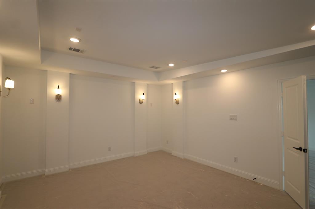 Photo 4 of 15 of 6919 Pemberton Drive house