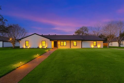 Photo of 12417 Quincy Lane, Dallas, TX 75230 (MLS # 21128970)