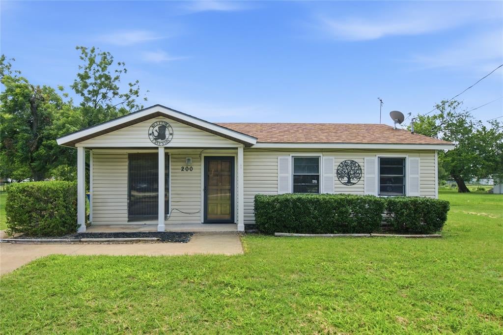 Photo of 200 Russell Street, White Settlement, TX 76108 (MLS # 21301151)