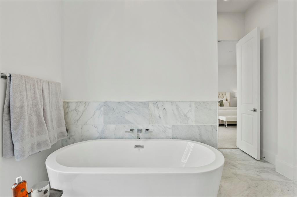 5270 Town & Country Boulevard 22
