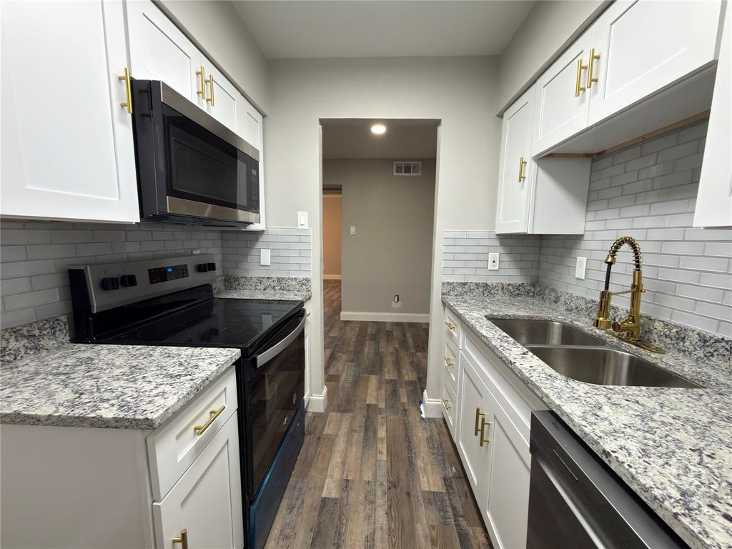 One Holland Place Condos - Residential