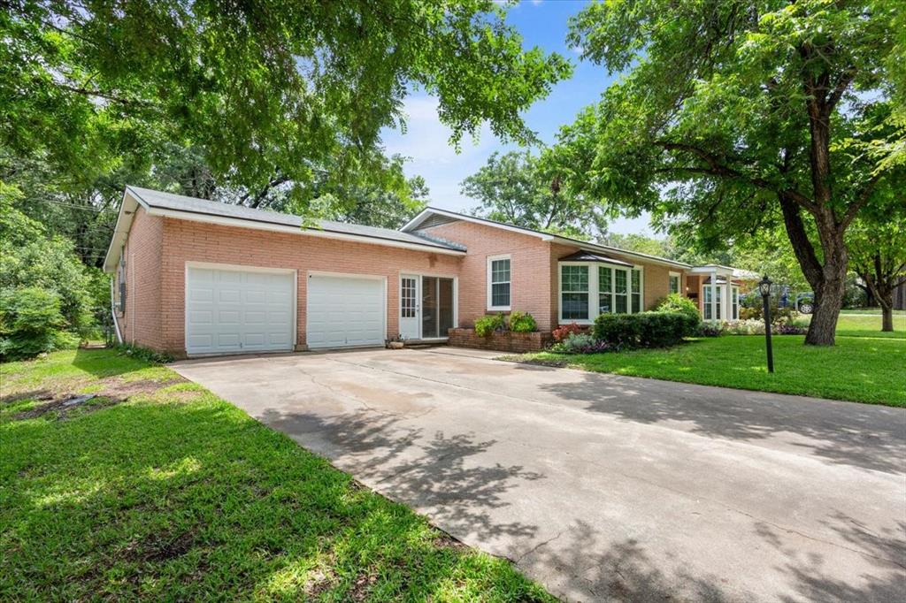 3808 Huaco Lane
