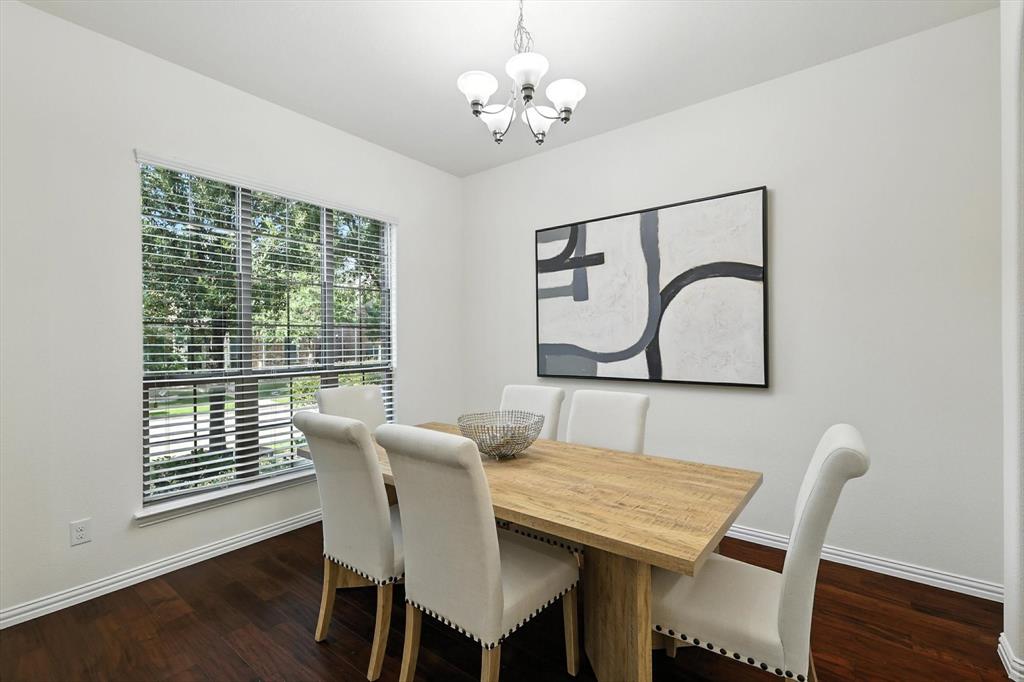 2512 Turnberry Court