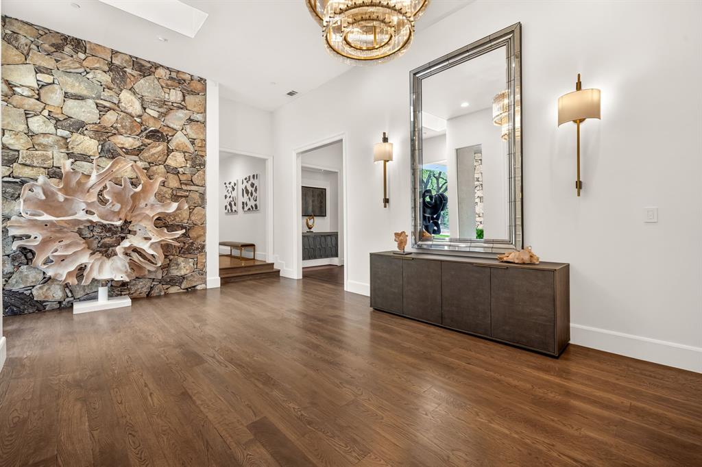 5205 Royal Lane