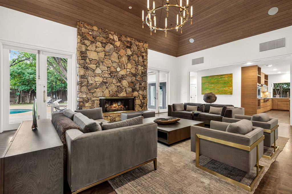 5205 Royal Lane
