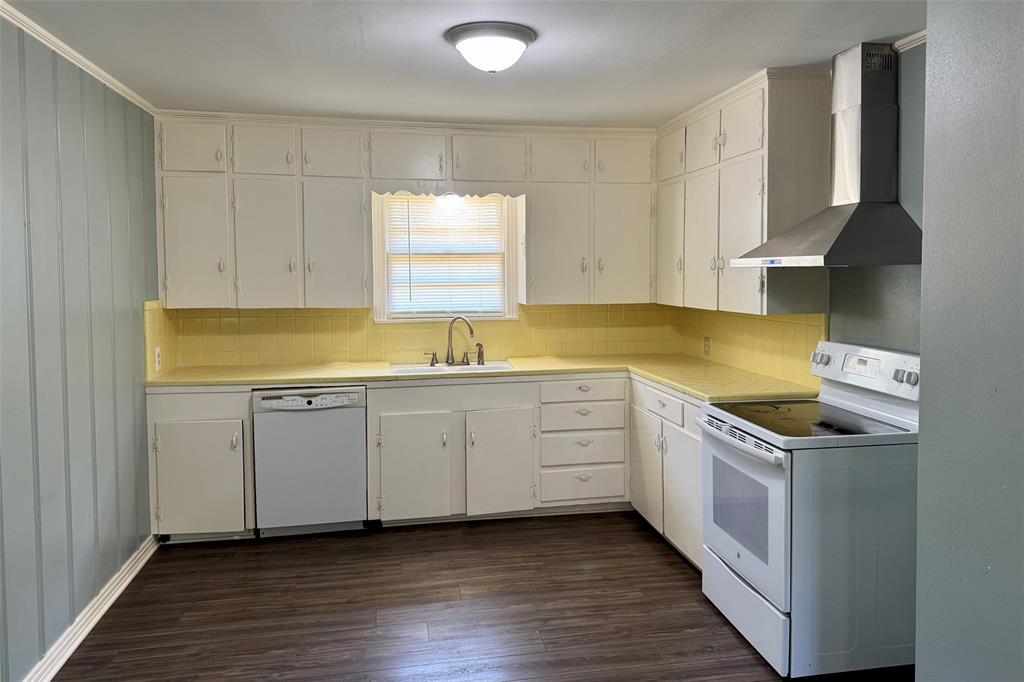 A1000381 - A0381 J Gibson - Residential