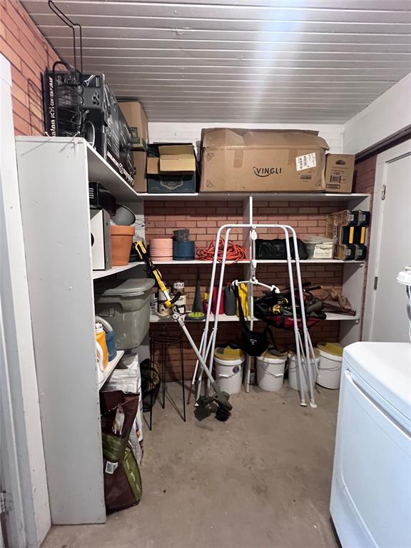 A1000381 - A0381 J Gibson - Residential