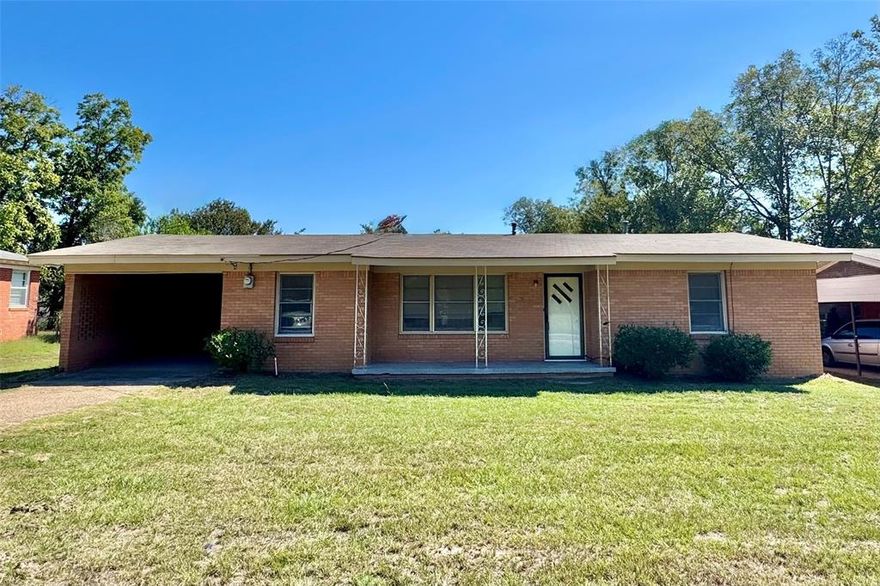 This cozy three-bedroom, one-bath home is full of country charm and located right in the heart of Lindale, TX. With a spacious layout and warm, inviting atmosphere, it’s the perfect blend of comfort and functionality. Step inside to find a bright living area filled with natural light and large bedrooms that offer plenty of room to relax and unwind. The kitchen provides excellent cabinet space and a practical setup with tons of potential for customization.
One of the true highlights of this property is the incredibly large backyard—fully enclosed with a chain-link fence, offering privacy and security for pets, play, or entertaining. Whether you're looking to garden, host summer barbecues, or simply enjoy the fresh air, this yard has room for it all. There's also an impressive amount of storage throughout the home, so staying organized is a breeze.
Centrally located near Lindale’s top-rated schools, shopping, restaurants, and medical services, this home makes everyday living convenient and stress-free. The established neighborhood is known for its quiet streets and friendly community feel. Whether you're a first-time buyer, an investor, or someone looking to downsize while still enjoying plenty of space, this property is a fantastic option.
With its small-town appeal and close proximity to everything Lindale has to offer, this home is ready for new memories. It’s move-in ready but also presents the perfect opportunity to make it your own with just a few personal touches. Don’t miss the chance to own an affordable home in one of East Texas’s most desirable communities. Schedule your private showing today and come see the possibilities for yourself!