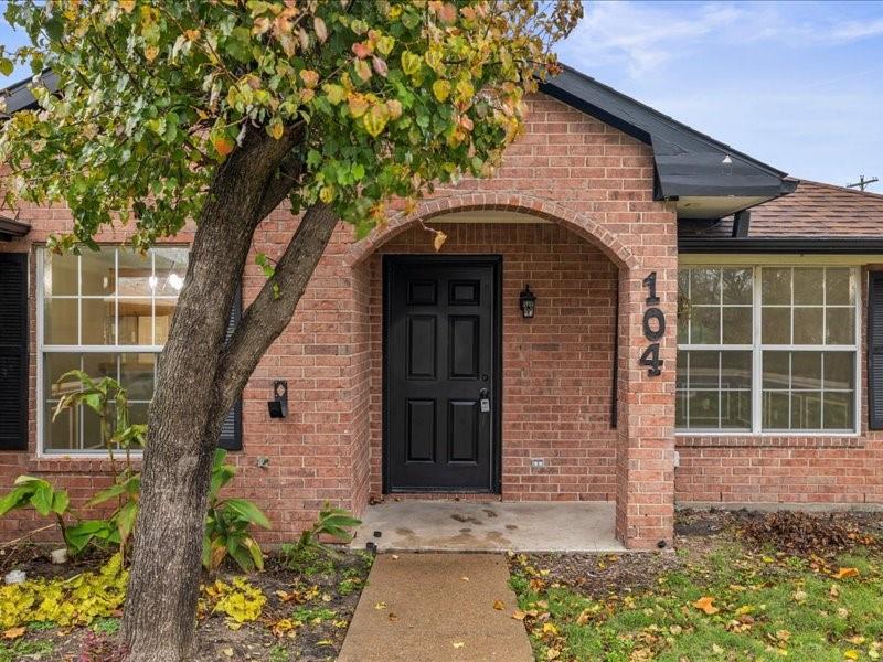 104 S Poplar Street