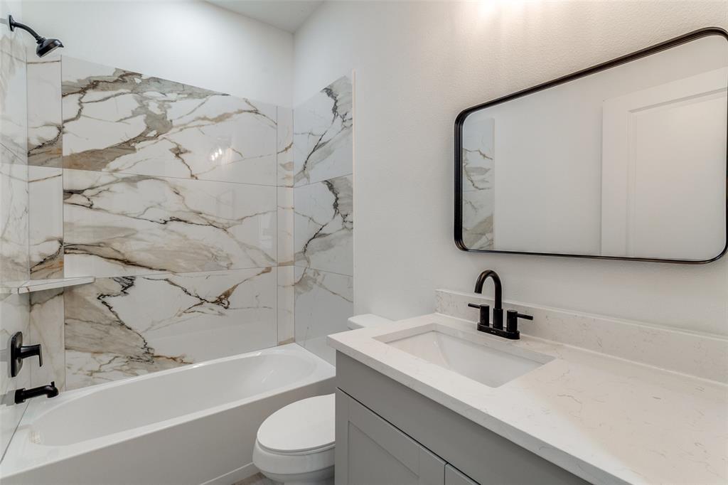 Delafield Estates - Residential