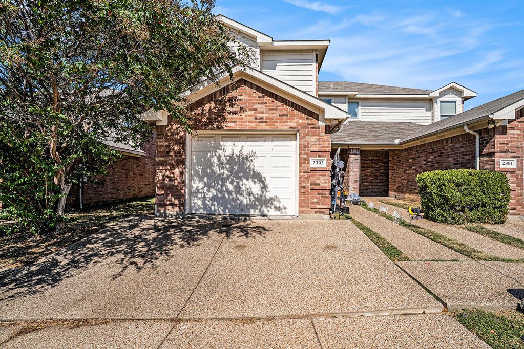 2303 Kingsway Drive