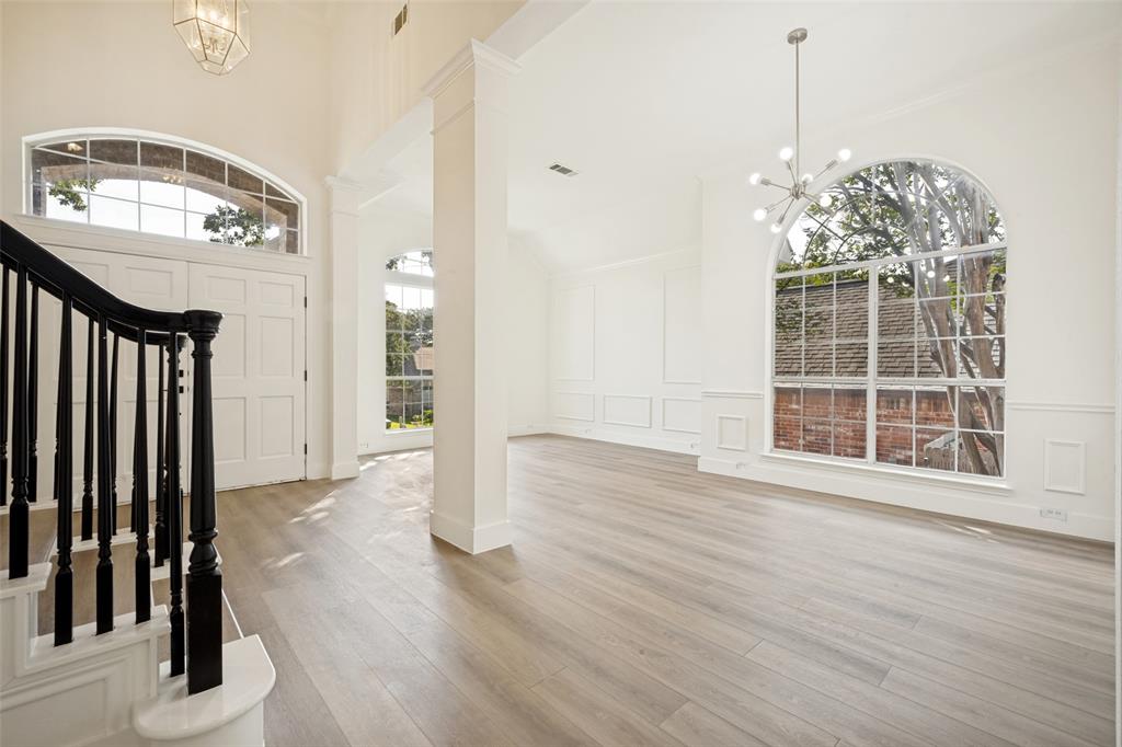 1501 Shadow Crest Drive