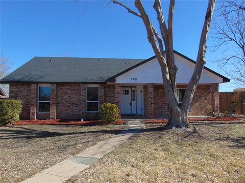 Photo of 3201 Colby Circle, Mesquite, TX 75149 (MLS # 21161559)