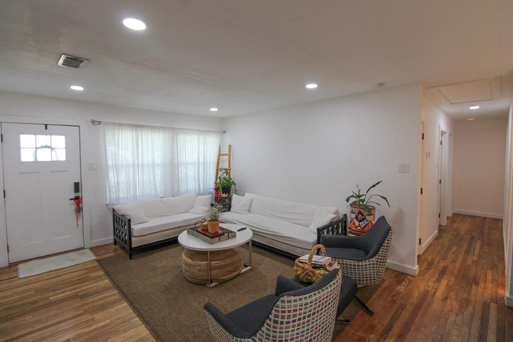 3119 Eisenhower Drive