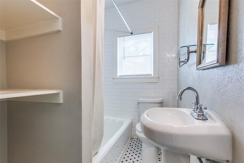 Dallas Land & Loan 03 - Residential Income