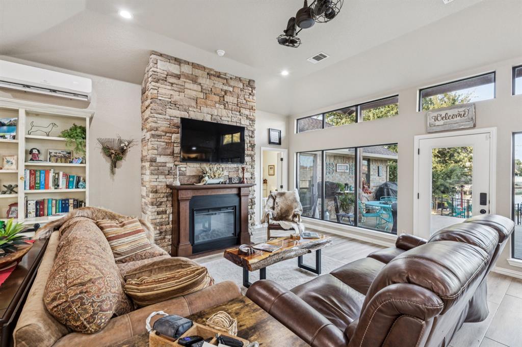 Waters Edge - Residential