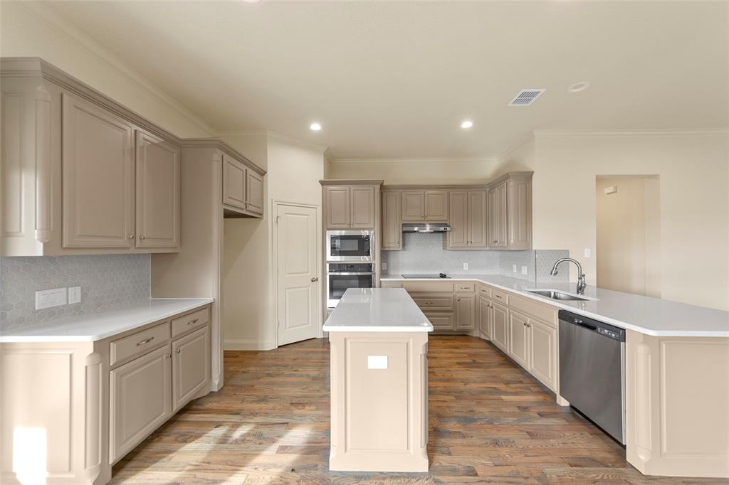 Meadow Ridge Estate - Residential