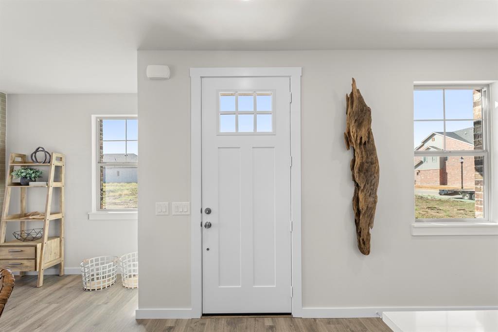 9007 Indianola Trail