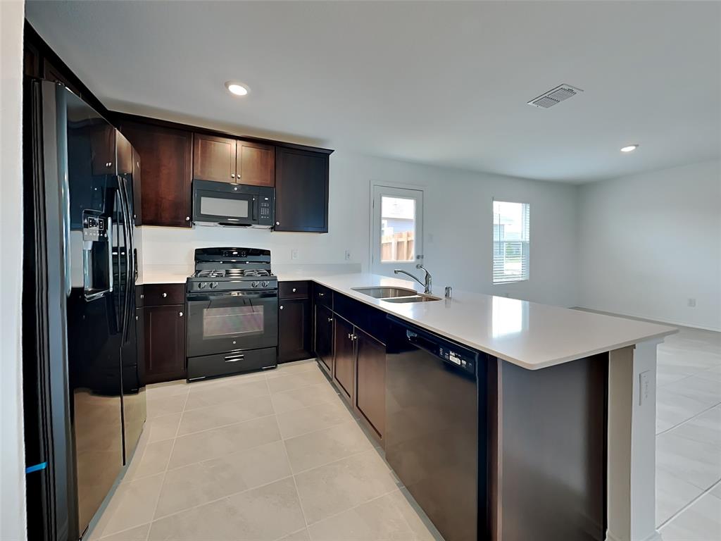 Trinity Crossing - Residential Lease