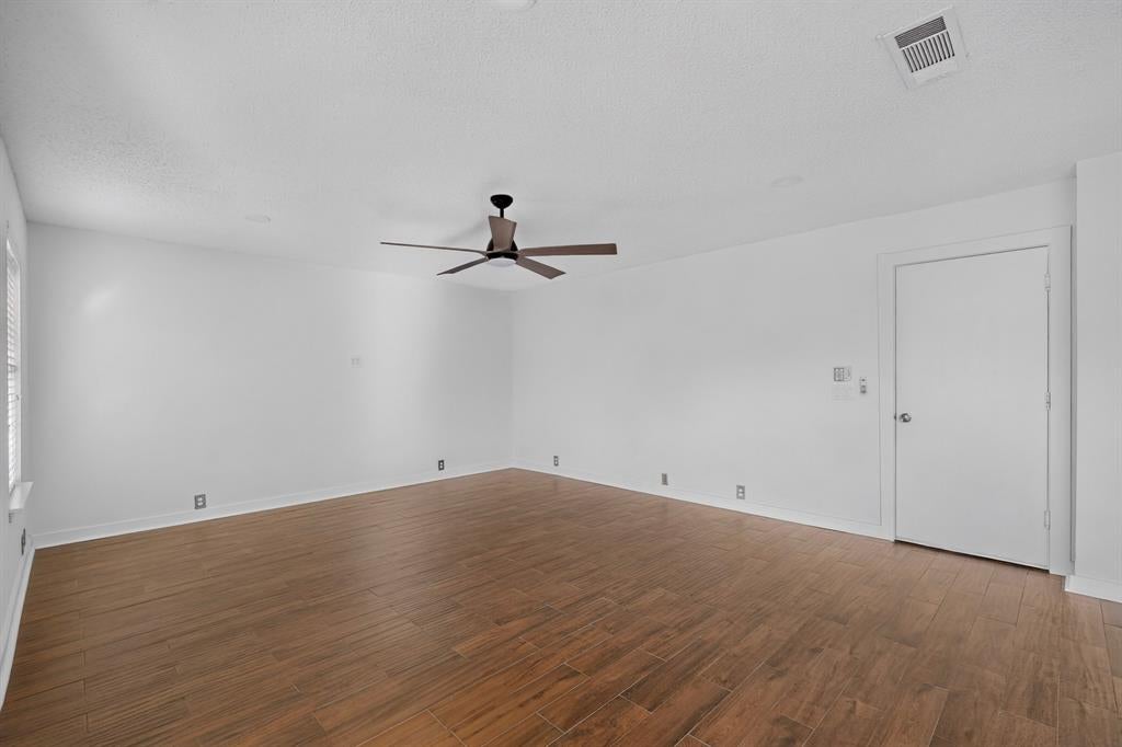 2424 Tailburton Court
