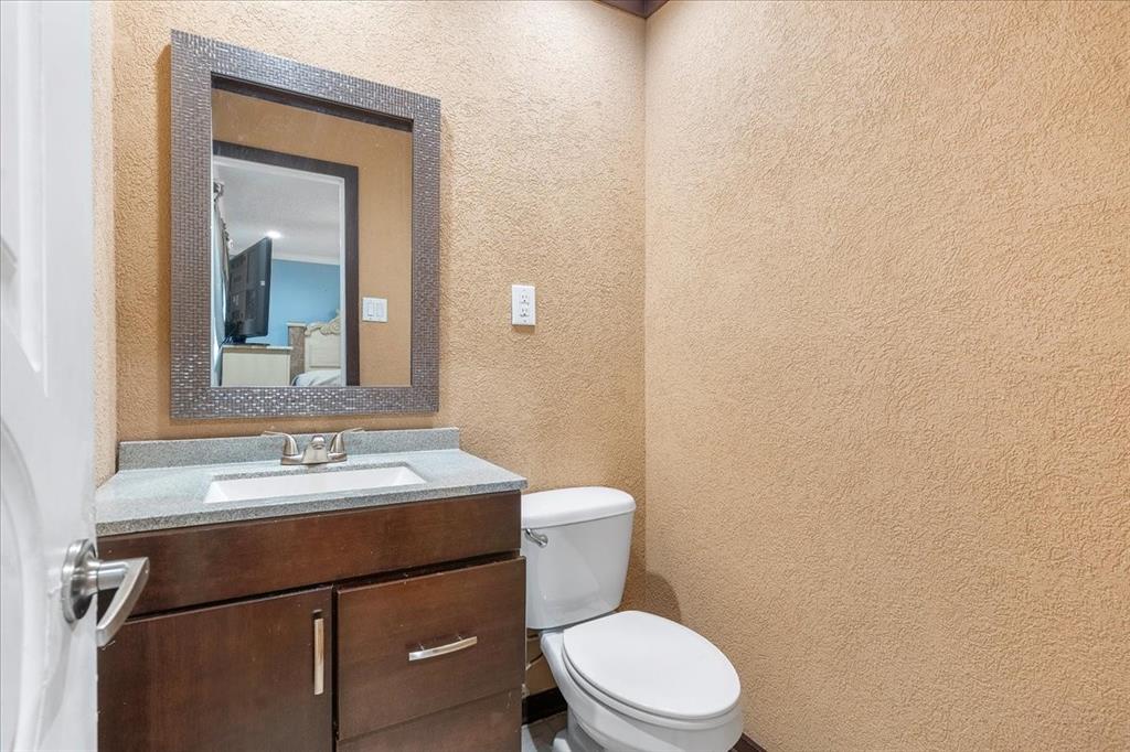 1002 Ashwood Drive