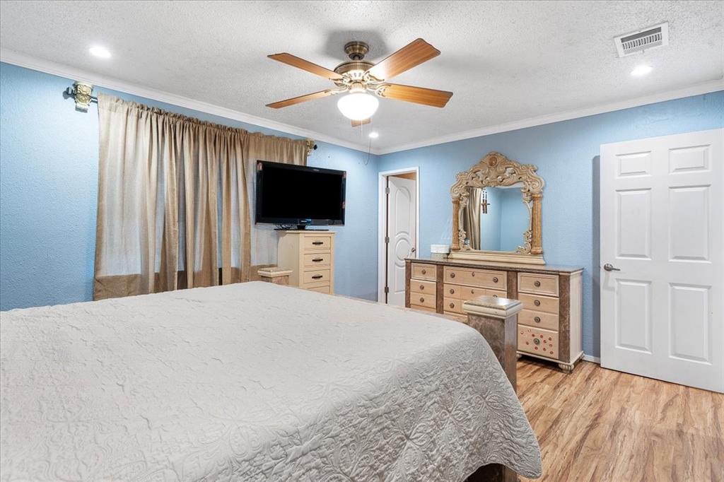 1002 Ashwood Drive