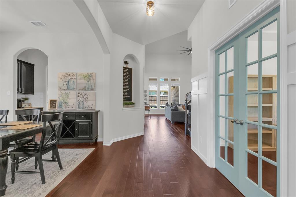 2905 Acacia Lane