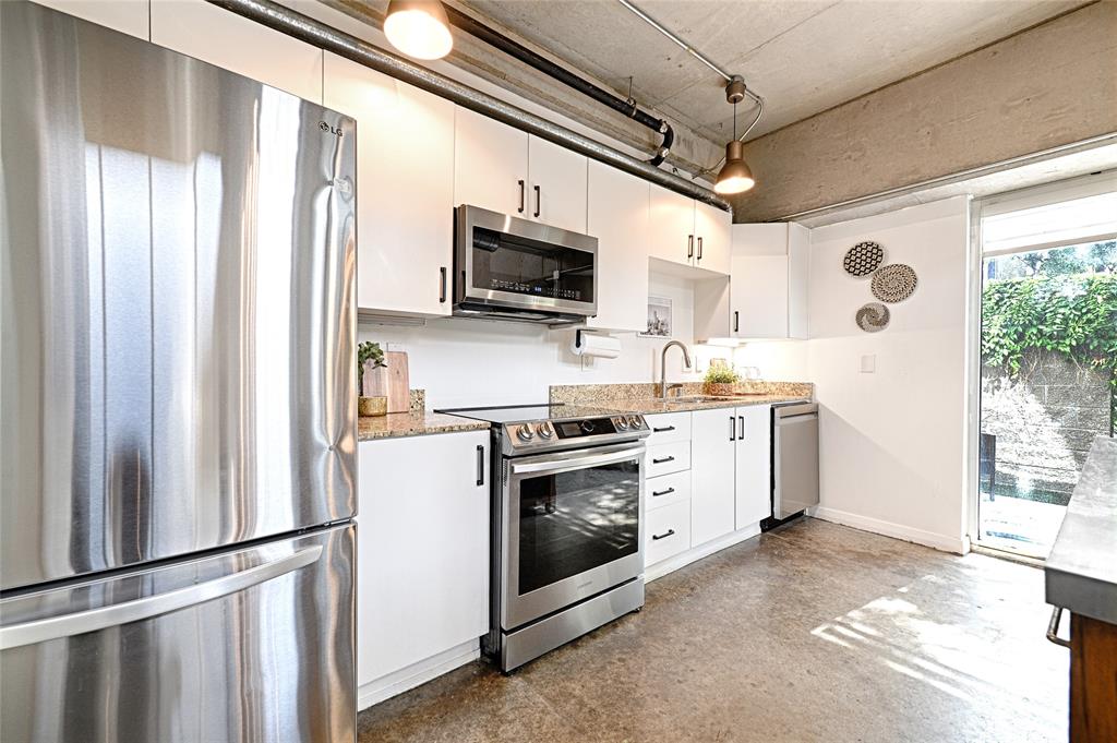 1001 Belleview Street 104
