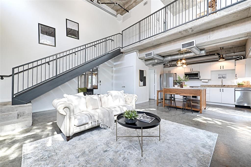 1001 Belleview Street 104