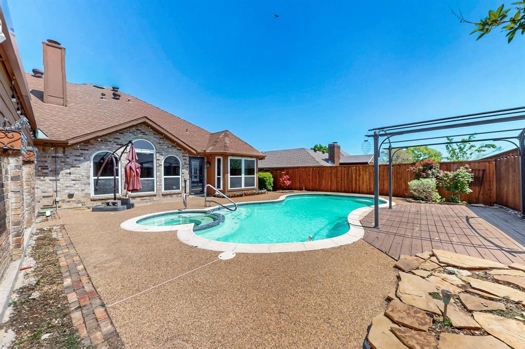 622 Meadowcrest Drive