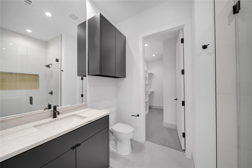 WILSHIRE HEIGHTS - Residential