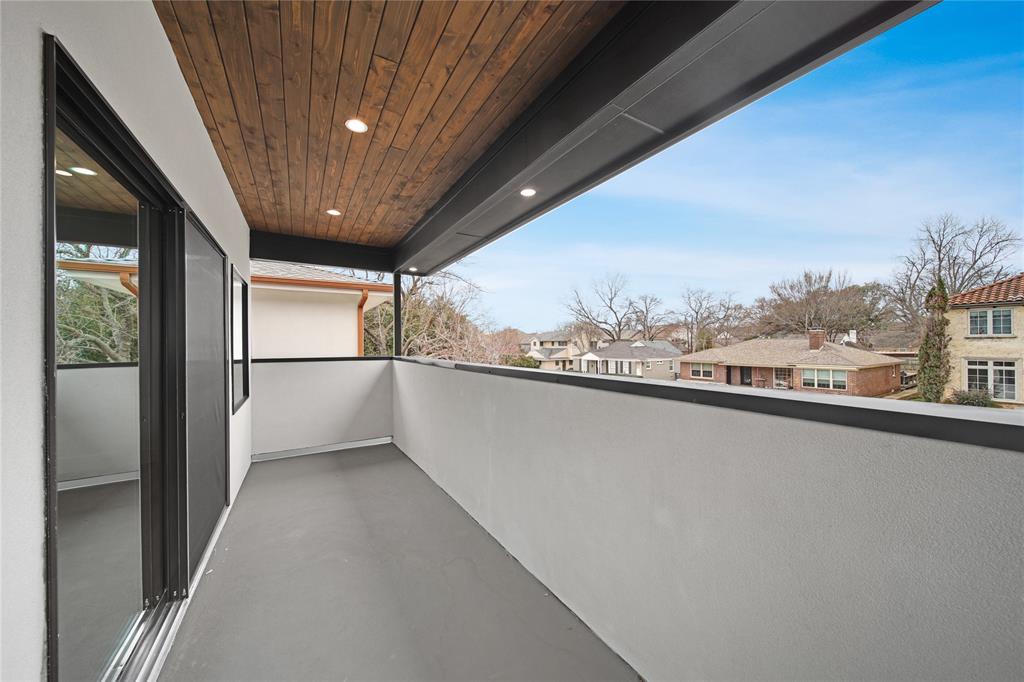 WILSHIRE HEIGHTS - Residential