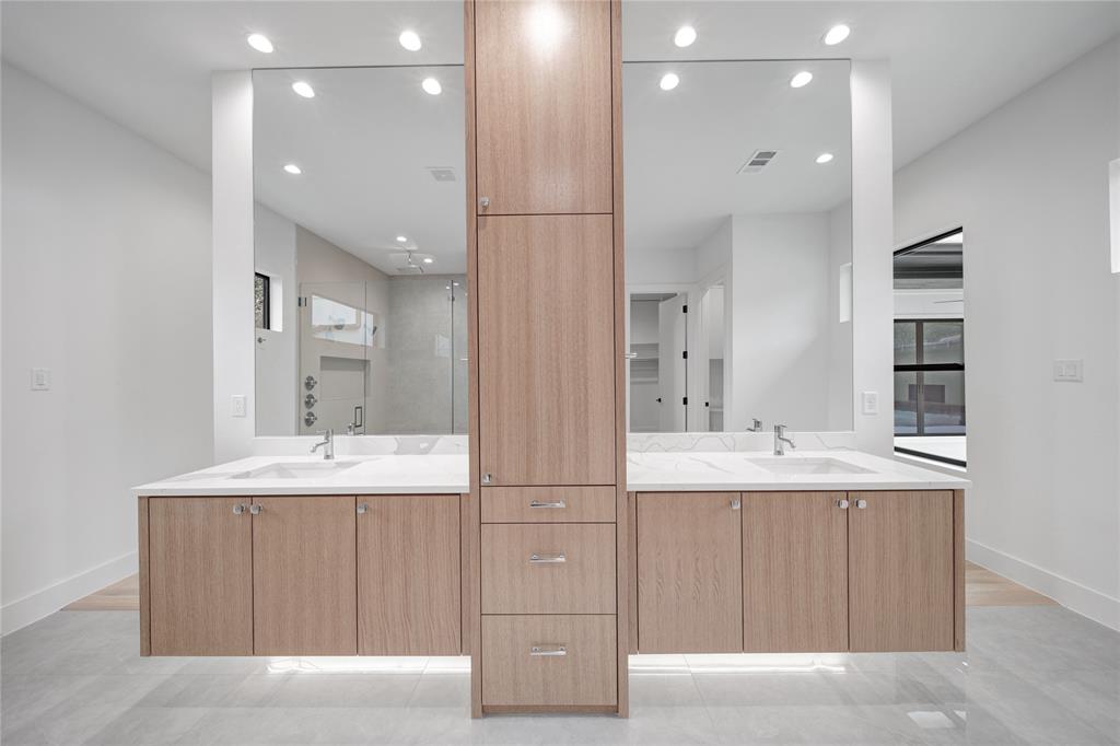 WILSHIRE HEIGHTS - Residential