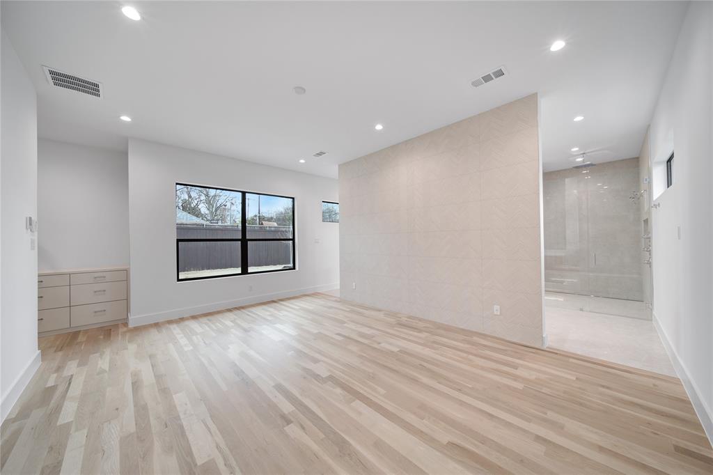 WILSHIRE HEIGHTS - Residential