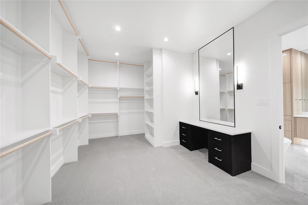 WILSHIRE HEIGHTS - Residential