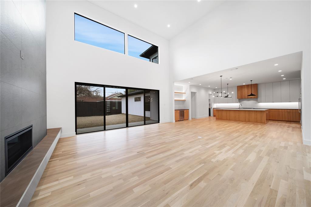 WILSHIRE HEIGHTS - Residential