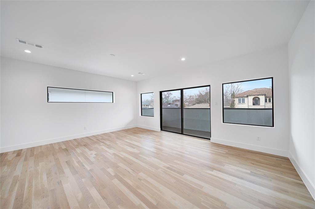 WILSHIRE HEIGHTS - Residential