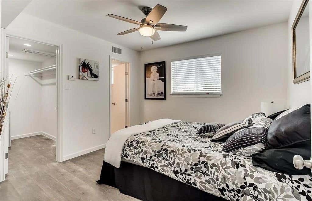 Photo of 4919 San Jacinto Street #102, Dallas, TX 75206 (MLS # 21268566)