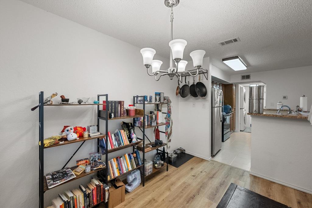 Arlington Oaks Condo - Residential