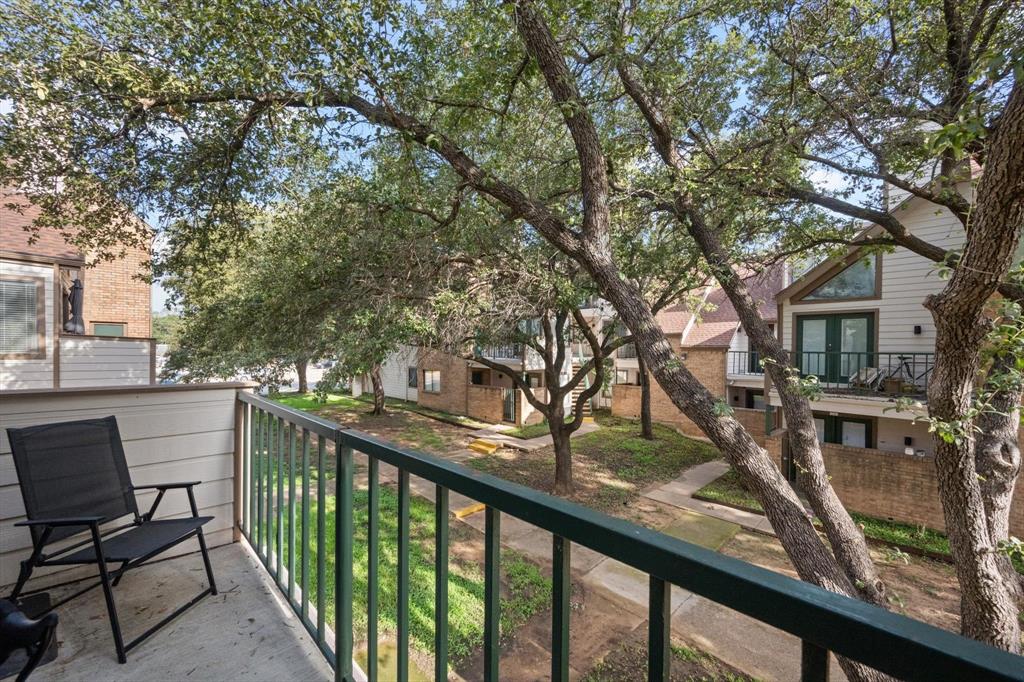 Arlington Oaks Condo - Residential